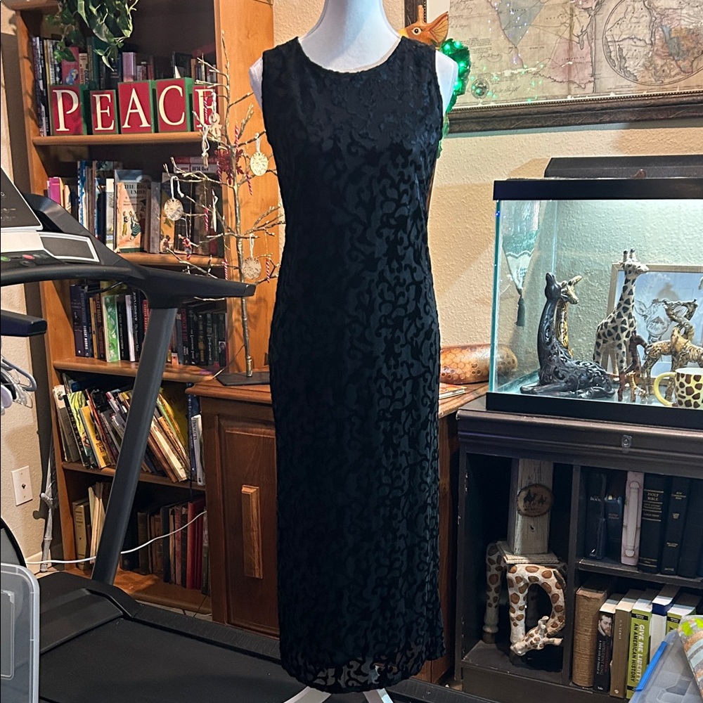 Chic Black Patterned Midi Dress. size MP